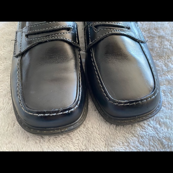 Hush Puppies size 2 black leather penny loafers - Picture 3 of 7